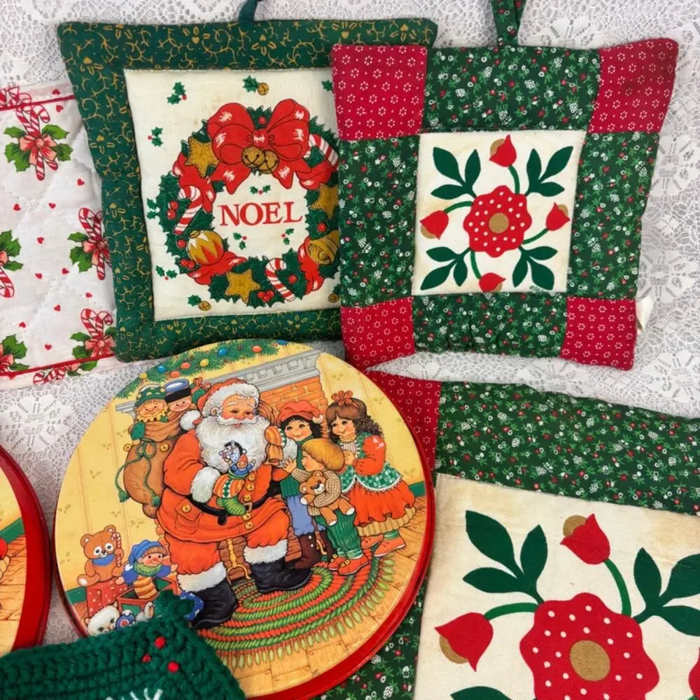 Vintage Christmas Kitchen Lot Santa Pot Holders Quilted Crochet Holiday Decor
